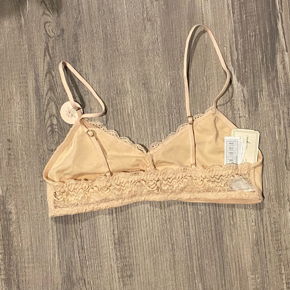 New nude bralette size small - Picture 2 of 4